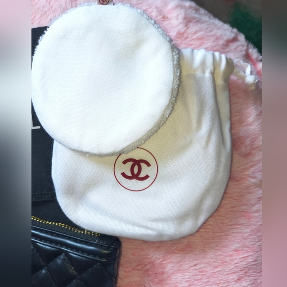 Chanel Beauty Makeup l Quilted Cosmetic Pouch Never Used - Picture 5 of 8